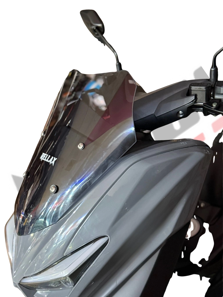 N-MAX 125-155 UYUMLU ÖN SPOR CAM 2015-2020 MODEL SİYAH (GENİŞLİK: 41 CM YÜKSEKLİK: 44 CM KALINLIK: 4 MM